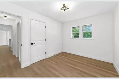 8520 Bradford Drive, Austin, TX 78758 - Photo 21