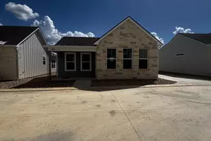 802 S Creek St, Fredericksburg, TX 78624 - Photo 21