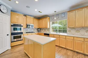 12911 Noyes Ln, Austin, TX 78732 - Photo 5