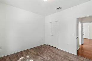 8613 Capitol View Dr, Austin, TX 78747 - Photo 5