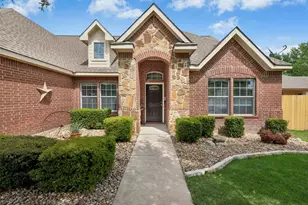30013 Edgewood Dr, Georgetown, TX 78628 - Photo 3