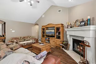 30013 Edgewood Dr, Georgetown, TX 78628 - Photo 9