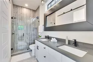 808 E Lydia St, Austin, TX 78702 - Photo 3