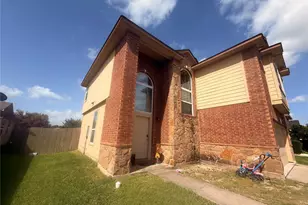 124 Langtry Ln, Jarrell, TX 76537 - Photo 3