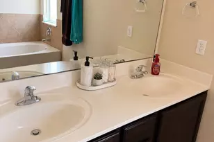 124 Langtry Ln, Jarrell, TX 76537 - Photo 19