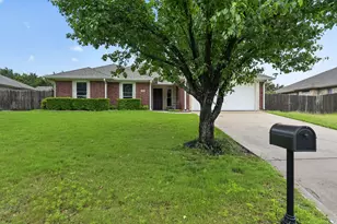 1507 E Johnson St, Burnet, TX 78611 - Photo 1