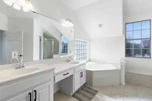 15501 Fox Run Dr, Austin, TX 78737 - Photo 17