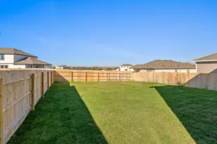 412 Paradise Cyn Dr, Jarrell, TX 76537 - Photo 25