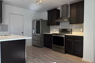 709 Yearwood Ln, Jarrell, TX 76537 - Photo 9