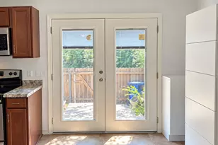 1015 E Yager Ln, Austin, TX 78753 - Photo 9