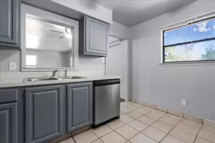 1130 Bois D'Arc St, Lockhart, TX 78644 - Photo 9