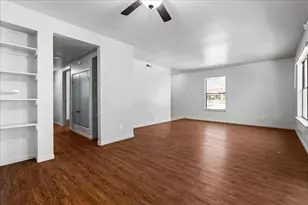 1130 Bois D'Arc St, Lockhart, TX 78644 - Photo 5