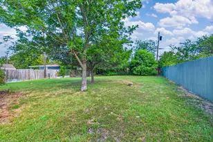 403 Davidson Dr, Taylor, TX 76574 - Photo 25