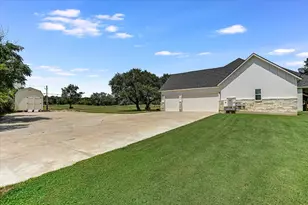 815 Co Rd 207, Liberty Hill, TX 78642 - Photo 29