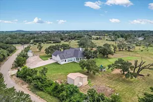 815 Co Rd 207, Liberty Hill, TX 78642 - Photo 39