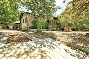 1181 Ridgeway Dr, Austin, TX 78702 - Photo 1