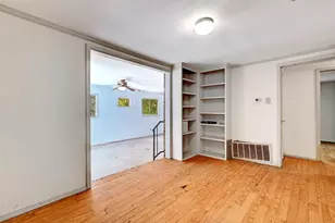 1181 Ridgeway Dr, Austin, TX 78702 - Photo 11