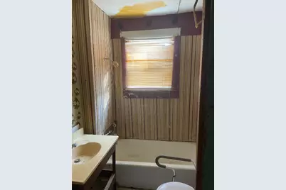 908 N Vogelsang Avenue, Cameron, TX 76520 - Photo 11