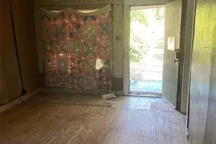 908 N Vogelsang Ave, Cameron, TX 76520 - Photo 5