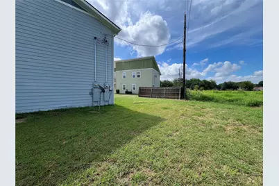 805 Hallie Cove, Lockhart, TX 78644 - Photo 21