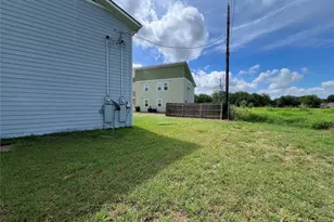 805 Hallie Cove, Lockhart, TX 78644 - Photo 21