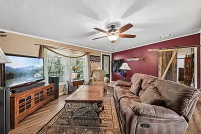 541 Hidden Oaks Drive, Elgin, TX 78621 - Photo 13