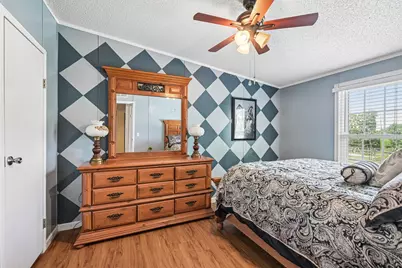 541 Hidden Oaks Drive, Elgin, TX 78621 - Photo 21