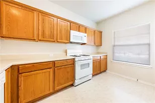 137 Maplewood, Kyle, TX 78640 - Photo 3