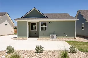 802 S Creek St, Fredericksburg, TX 78624 - Photo 17