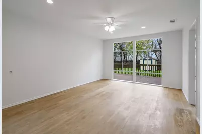 112 E Skyview Road, Austin, TX 78752 - Photo 3
