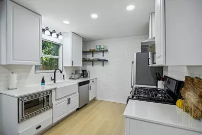 10414 Quail Ridge Drive, Austin, TX 78758 - Photo 5