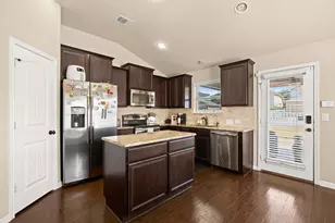 820 Bryce Canyon Dr, Pflugerville, TX 78660 - Photo 3