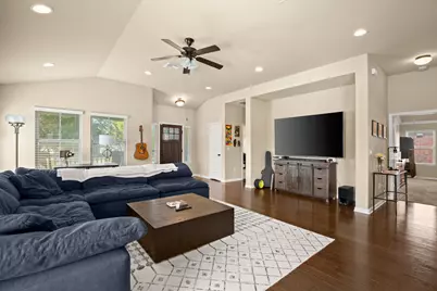 820 Bryce Canyon Drive, Pflugerville, TX 78660 - Photo 9