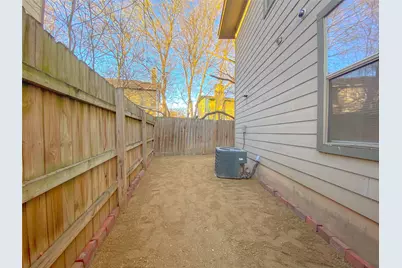 5201 Bogey Court, Austin, TX 78744 - Photo 15