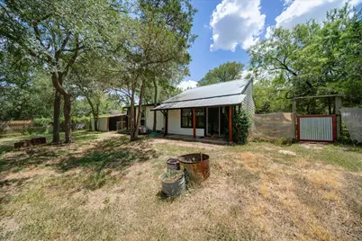 150 Lakeview Drive, Del Valle, TX 78617 - Photo 25