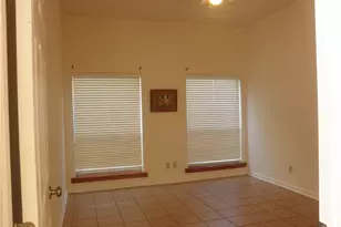 109 W 38th St, Austin, TX 78705 - Photo 5