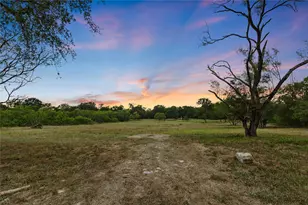 124 Valley Creek Dr, Cedar Creek, TX 78612 - Photo 1