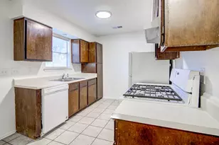 7111 Dan-Jean Dr, Austin, TX 78745 - Photo 9