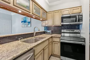 802 S 1st St, Austin, TX 78704 - Photo 9