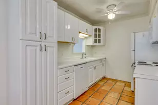 910 Duncan Ln, Austin, TX 78705 - Photo 9