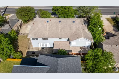 1303 Newfield Lane, Austin, TX 78703 - Photo 5