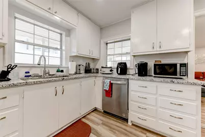 1303 Newfield Lane, Austin, TX 78703 - Photo 15
