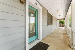 1303 Newfield Ln, Austin, TX 78703 - Photo 9