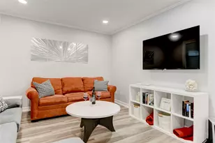 1303 Newfield Ln, Austin, TX 78703 - Photo 11