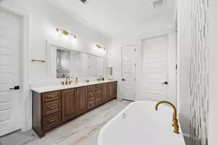 301 W Viejo Dr, Friendswood, TX 77546 - Photo 23