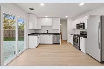 835 Brandi Circle, Kyle, TX 78640 - Photo 11