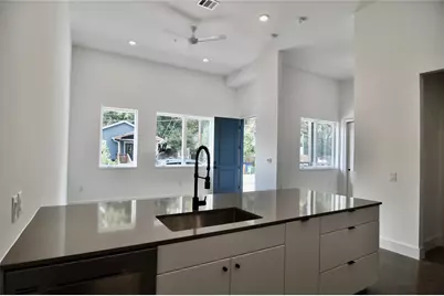2709 E 5th Street #2105, Austin, TX 78702 - Photo 5