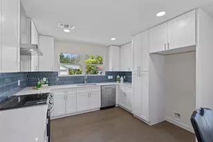 6901 Windrift Way, Austin, TX 78745 - Photo 11