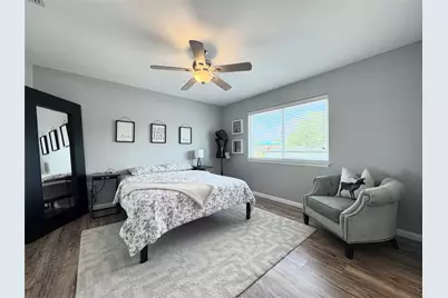 208 Skyloop Drive, Austin, TX 78745 - Photo 17