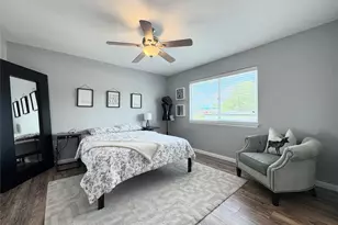 208 Skyloop Dr, Austin, TX 78745 - Photo 17